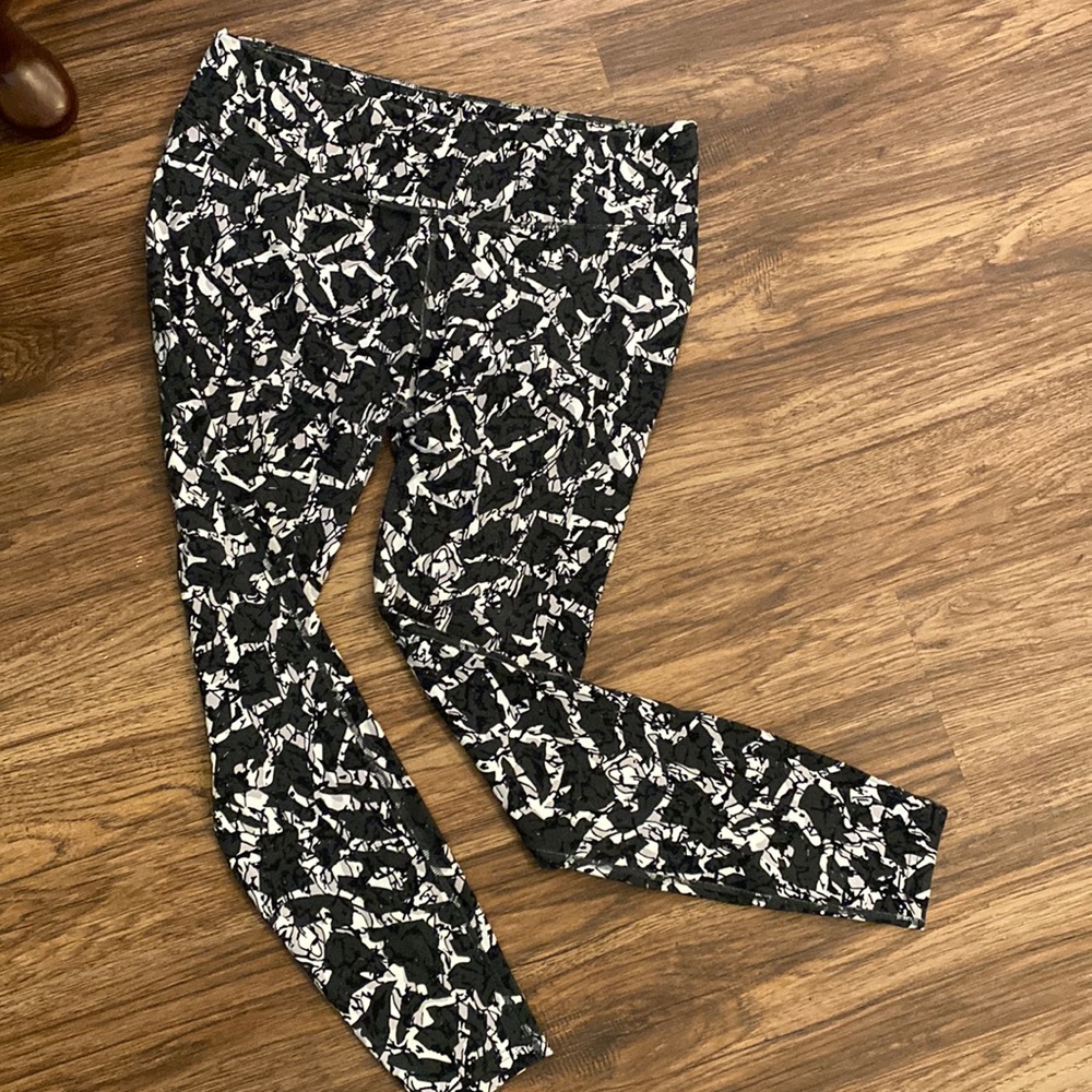NIKE WORK OUT LEGGINGS